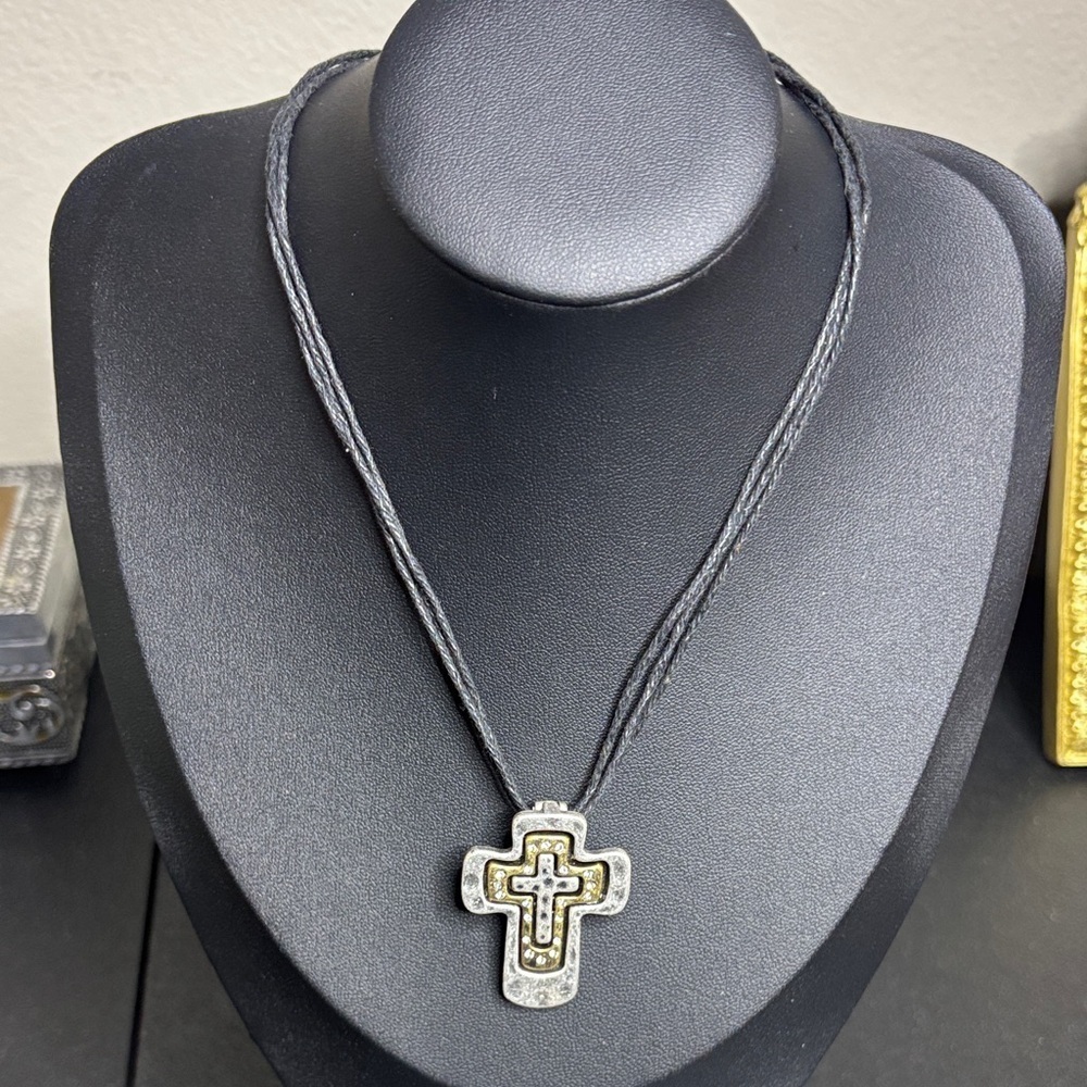 Premier Designs Two Tone Cross Removable Pendant Necklace